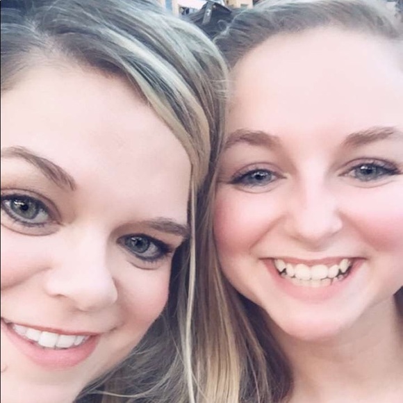 Meet your Posher, Randi - Picture 1 of 1